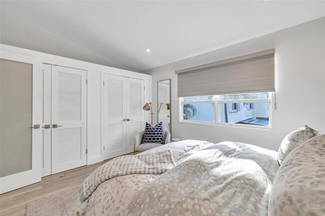 Building Photo - 1991 NE 15th Ave