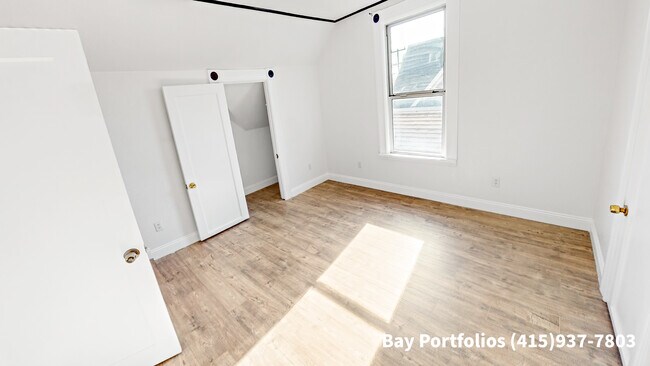 Building Photo - 1239 Haskell St