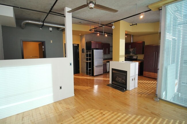 Building Photo - Stylish and Sleek Loft at the Mosaic in Do...