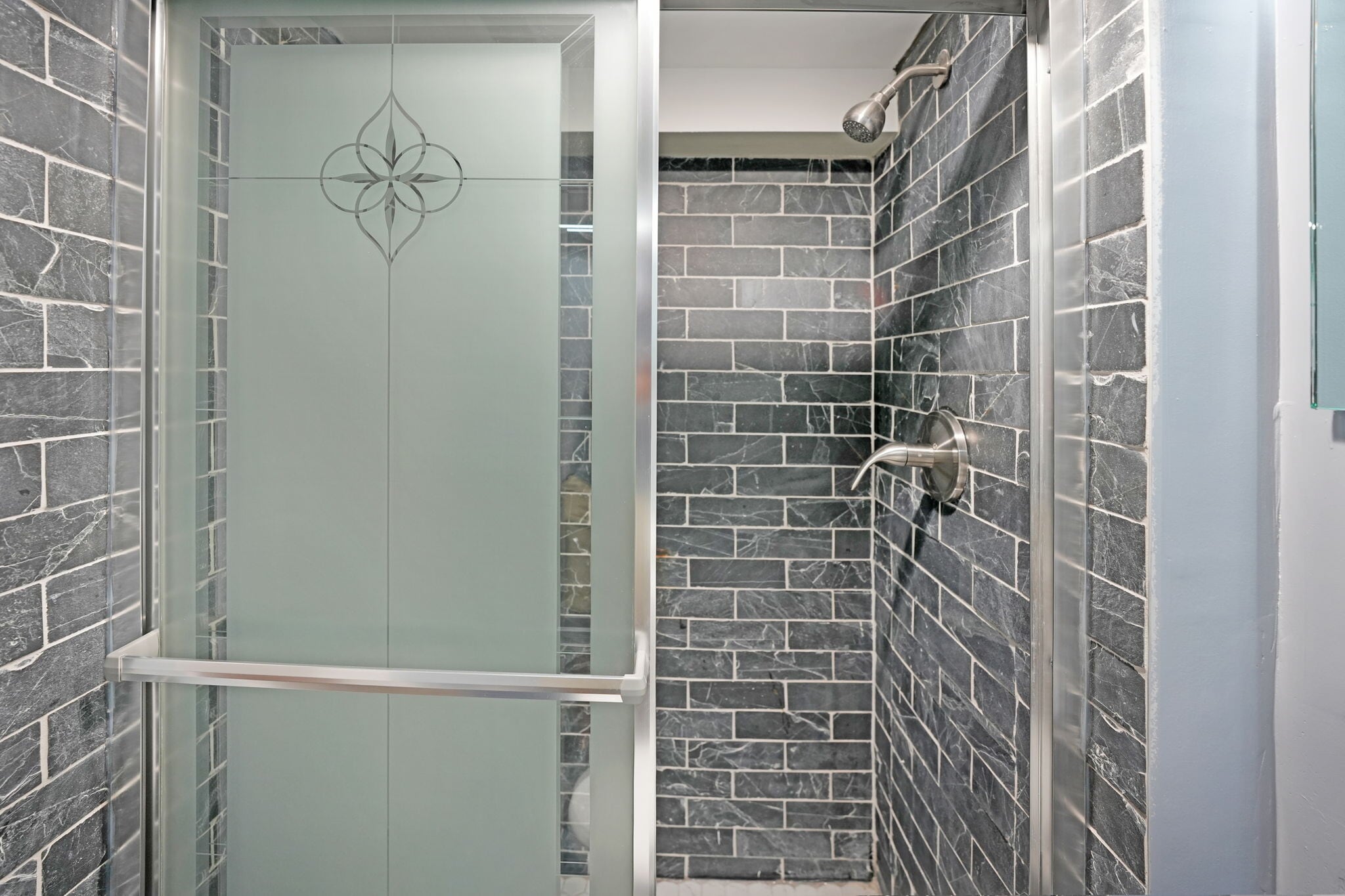 Building Photo - 520 Lamont St NW