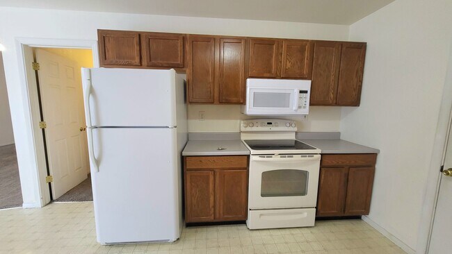 Building Photo - 2400 E Ambush St