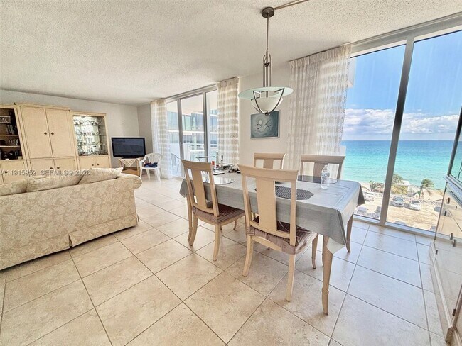 Building Photo - 2030 S Ocean Dr