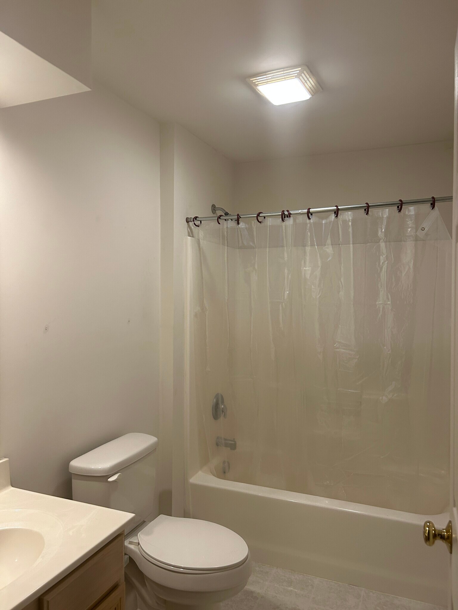 Building Photo - 2717 Foxshire Dr