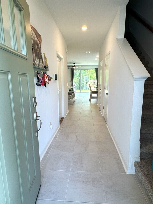 Building Photo - 3 BR/  2.5 BA  Townhome - ANNIES WALK