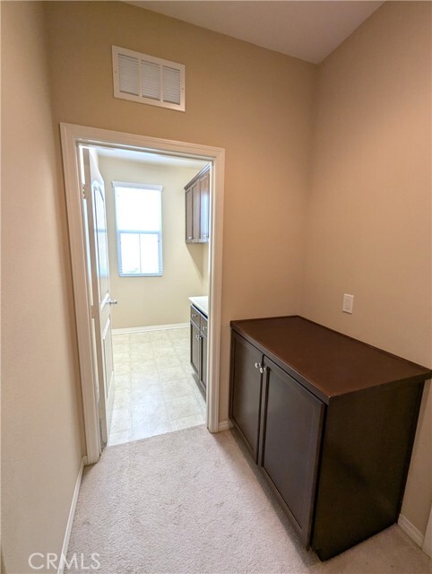 Building Photo - 7450 Silver Saddle Ct