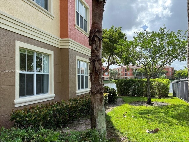 Building Photo - 4600 SW 160th Ave
