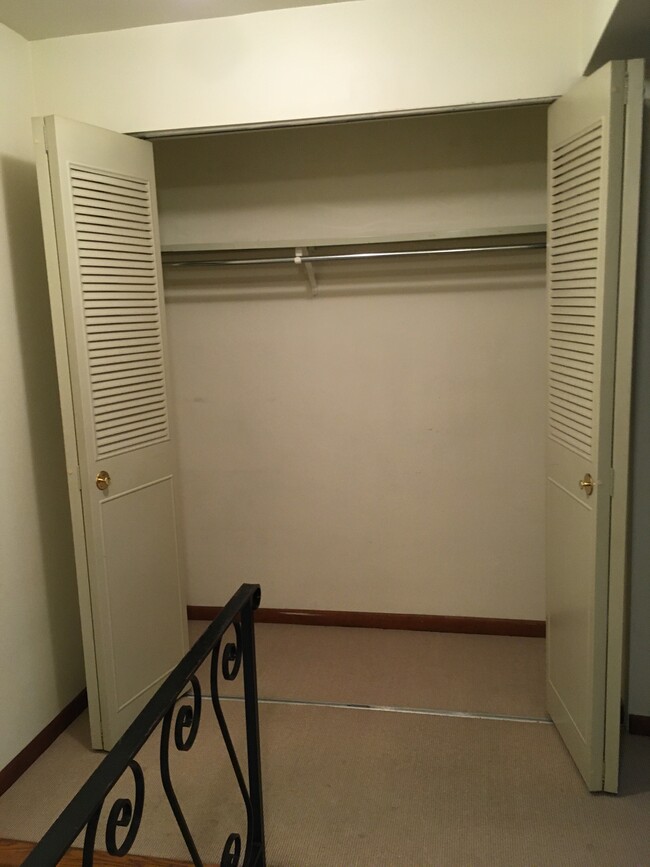 Building Photo - 5708 Walnut St