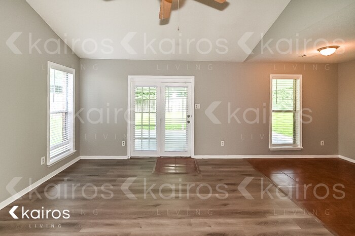 Building Photo - 3780 Carroll Dr