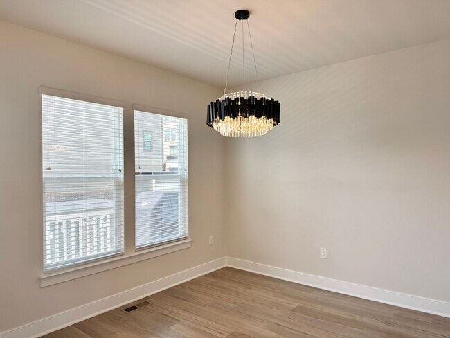Building Photo - POTOMAC SHORES - BEAUTIFUL VIEWS! (interne...