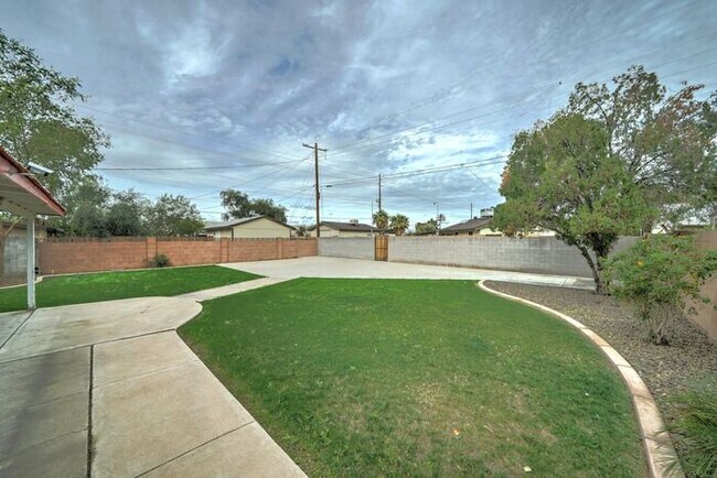 Building Photo - COMING SOON! Charming 3-Bedroom Home Near ASU – Prime Location!