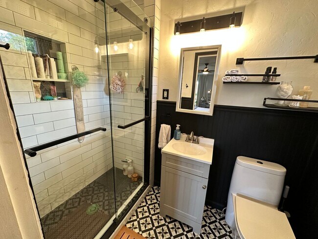 Building Photo - For Rent: Spacious 3 Bed + Office Home wit...