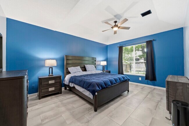 Building Photo - 34 Firethorn Pl
