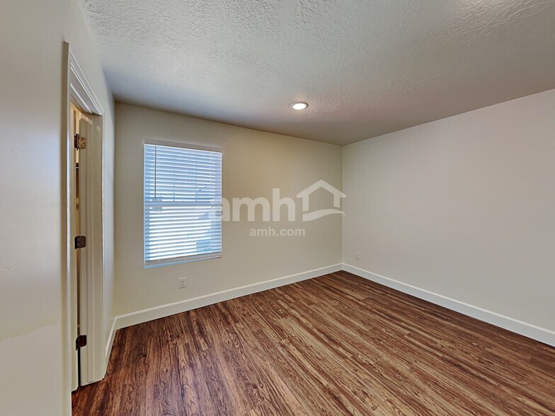 Building Photo - 6118 W Copper Hawk Dr