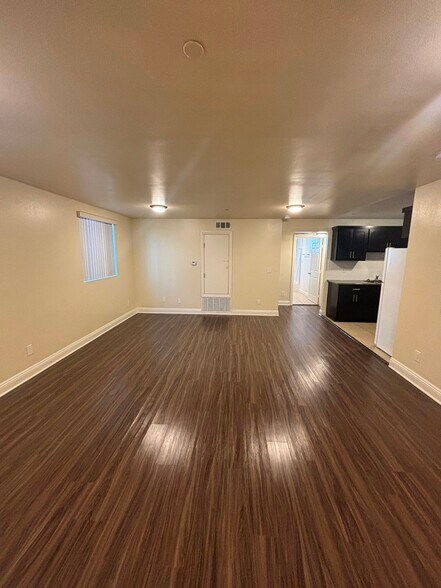 Building Photo - 539 W 93rd St