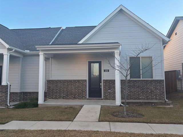 Building Photo - 825 W Mayfield Rd