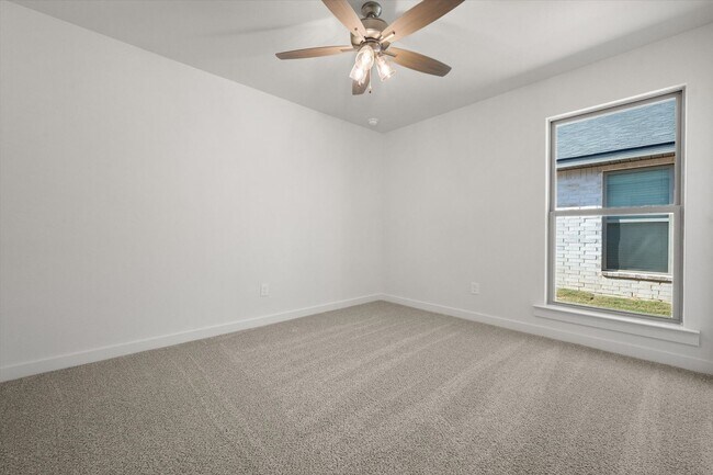 Building Photo - Brand New Construction in Viridian with a FIREPLACE!