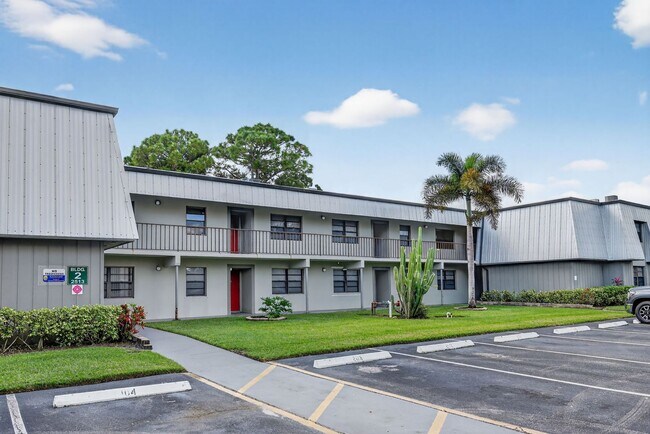 Building Photo - Outstanding one-bedroom, one-bath property with water views and upgrades.