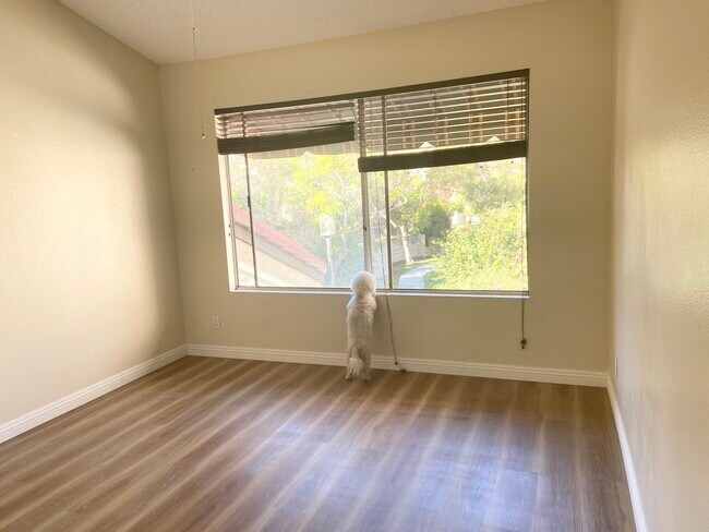 Building Photo - 379 Stanford Ct