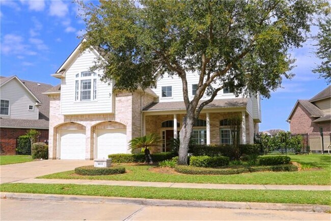 Building Photo - 6010 Stratford Gardens Dr