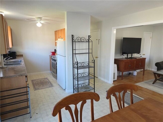 Building Photo - 15 Meadowview Ter