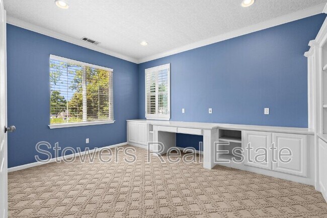 Building Photo - 1108 Bellingham Square