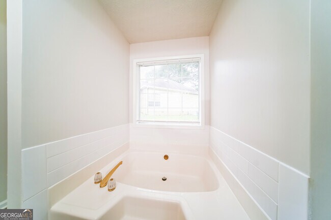 Building Photo - 165 Gingercake Ct