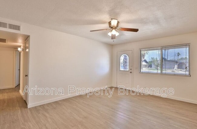 Building Photo - 3009 E Caballero St
