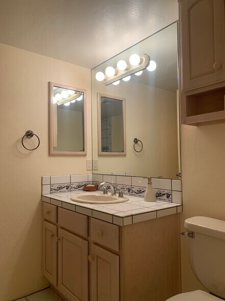 Catalina Foothills 4 bedroom 4 bath Home located in prestigious Canyon Ridge. 270-degree VIEWS! - 4667 N Rocky Crest Plz
