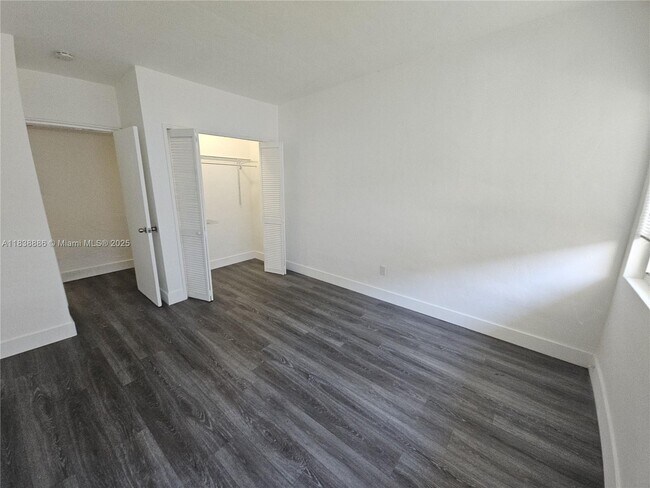 Building Photo - 7435 Byron Ave
