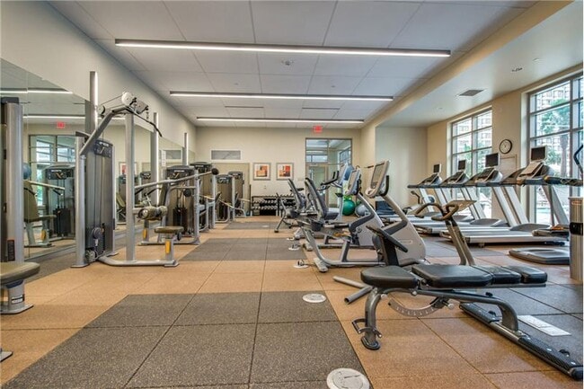 Building Photo - 1401 McKinney St