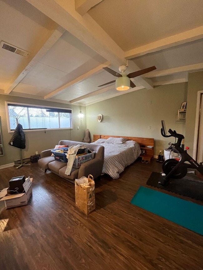 Building Photo - 4-Bedroom 3-Bathroom Home in Springfield