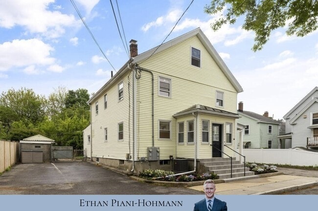 Primary Photo - 7 Cozy St