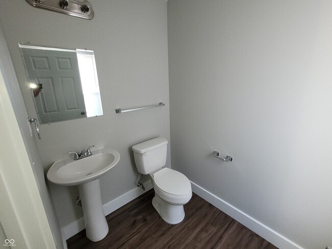 Building Photo - 144 E Center Dr