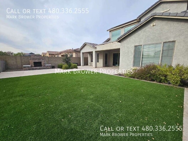 Building Photo - 3345 E Indigo St