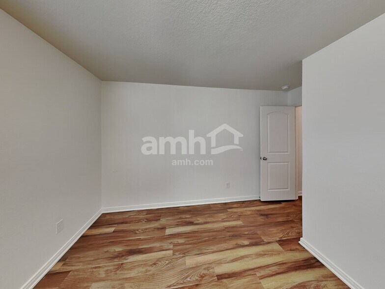 Building Photo - 12250 Commander Dr