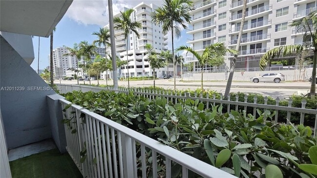 Building Photo - 2575 SW 27th Ave