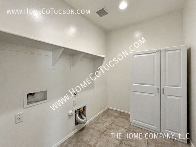 Building Photo - 7140 S Via Gaucho Viejo