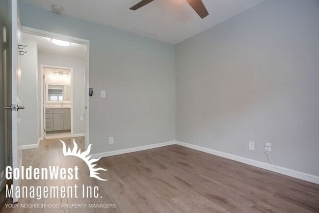 Building Photo - Upgraded 1Bdm 1Ba Condo in Beautiful Del Mar