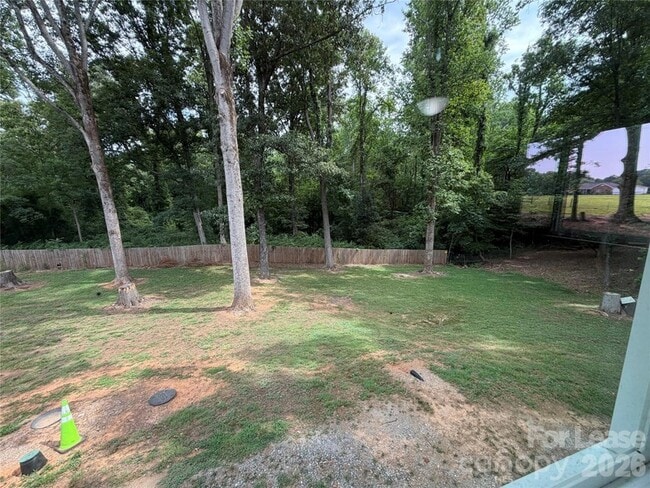 Building Photo - 147 Crooked Ln