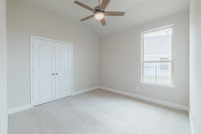 Building Photo - 12611 White Pelican Ct