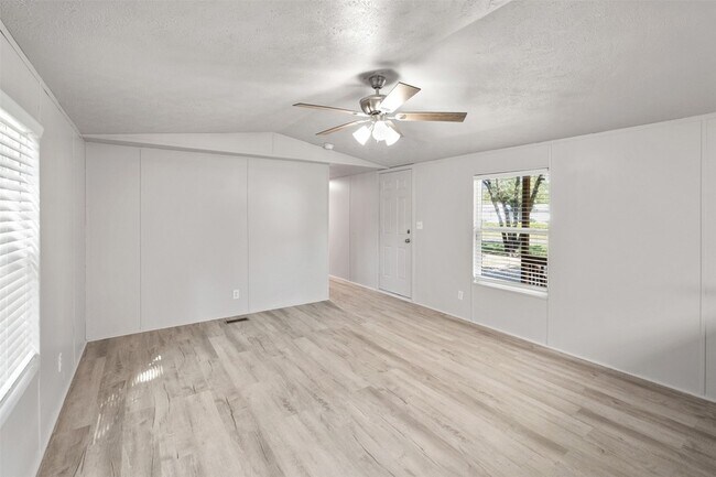 Building Photo - 361 Box Road Unit