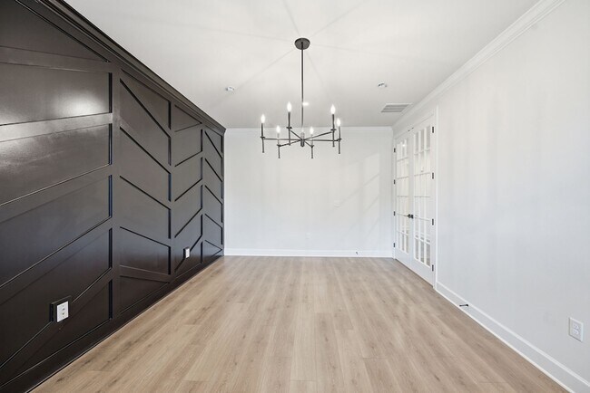Building Photo - 1061 Sycamore Ests