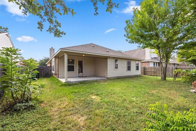 Building Photo - 135 Justin Leonard Dr