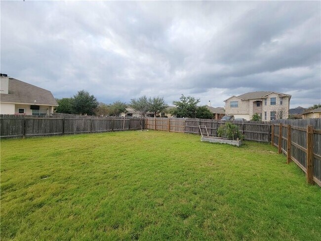 Building Photo - 4601 Rolling Water Dr
