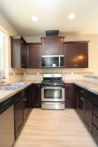 Building Photo - 12654 Pavilion Place