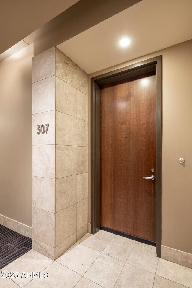 Building Photo - 15215 N Kierland Blvd