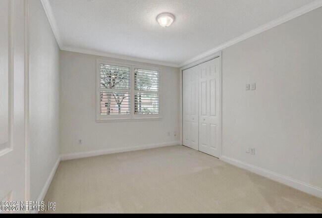 Building Photo - 156 Hidden Palms Ln