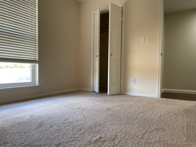 Building Photo - 4715 Ranch View Rd