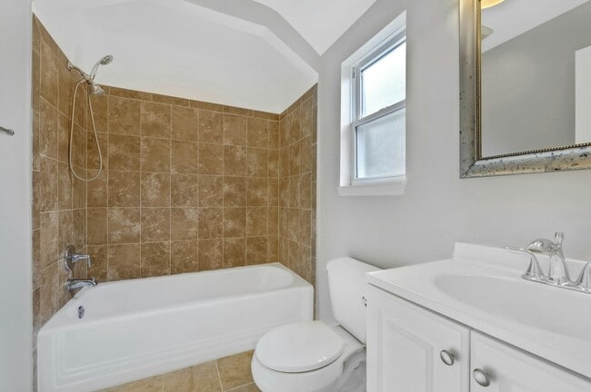 Building Photo - 215 New Milford Ave
