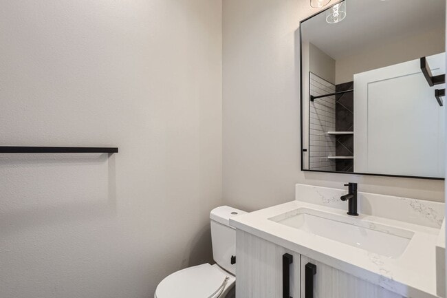 Building Photo - Stunning 3-Bedroom, 3.5-Bathroom Townhouse...